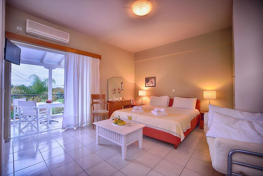 Theoxenia Hotel Apartments Chrani Værelse billede