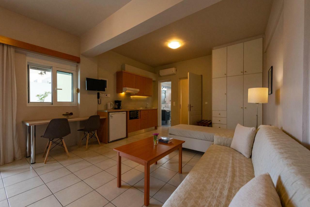 Theoxenia Hotel Apartments Chrani Eksteriør billede