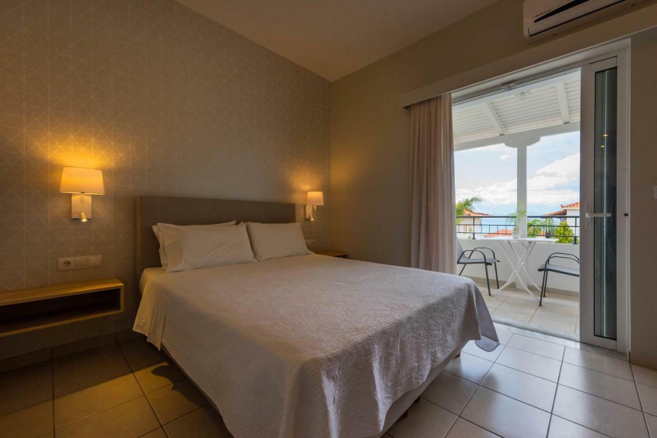 Theoxenia Hotel Apartments Chrani Eksteriør billede